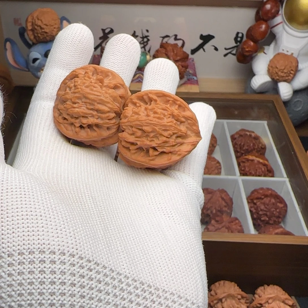 L***J文玩核桃吊坠御龙粗筋