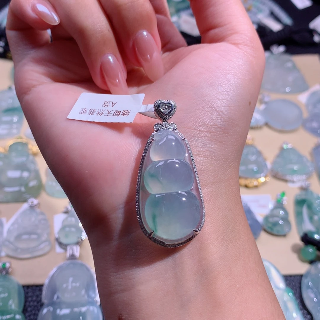 翡翠吊坠(不含链)18K金镶嵌