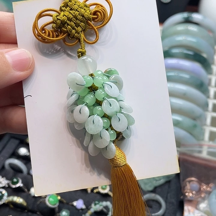 翡翠未镶嵌颈饰翡翠车挂福利