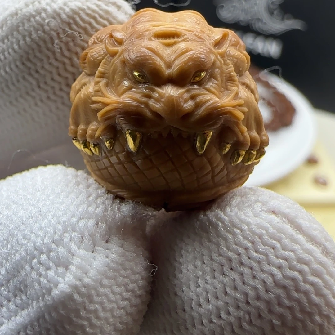 有***.吊坠猴头核桃龙虎镶嵌24k