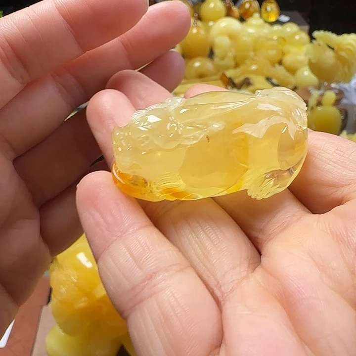 蜜蜡珠宝奇石未镶嵌