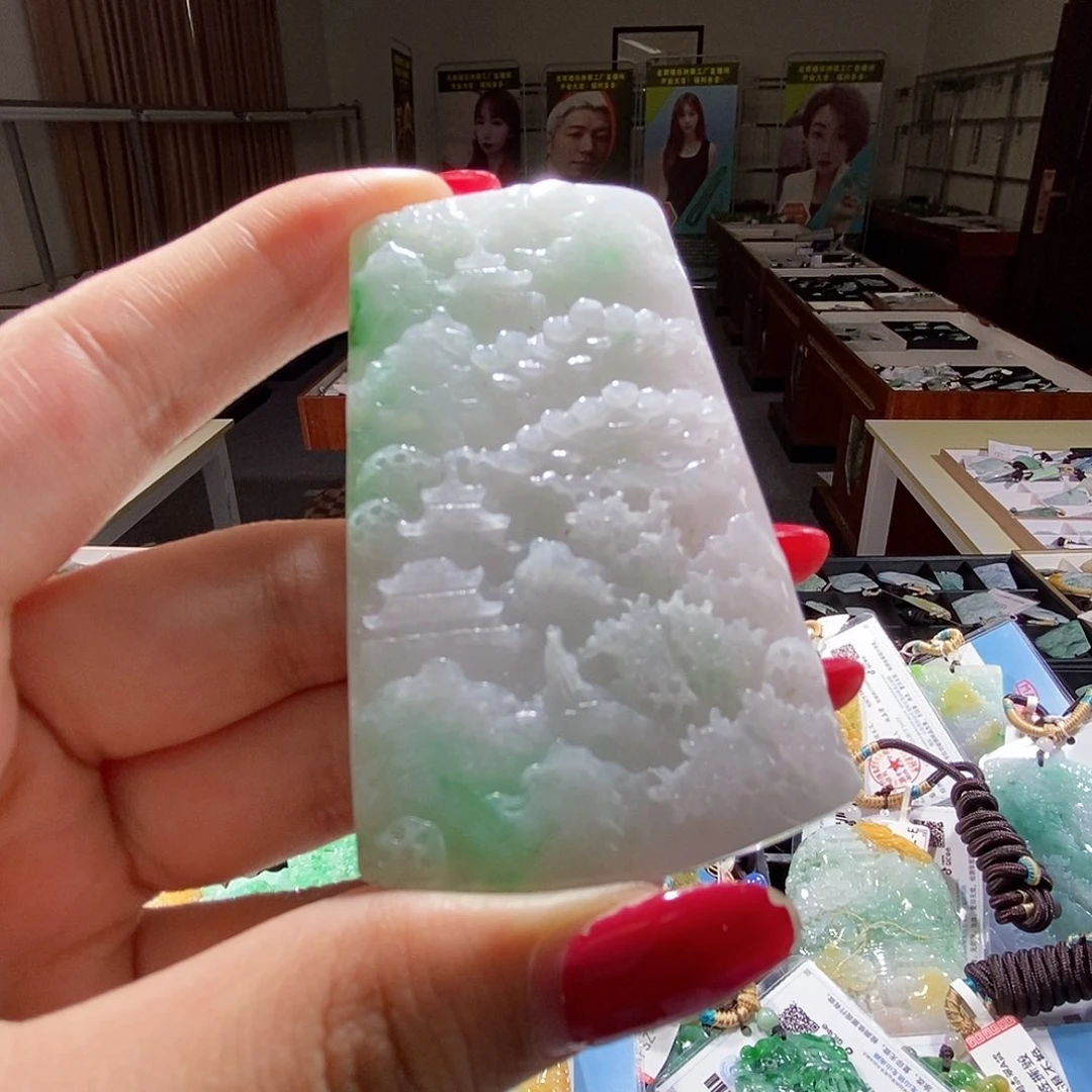 翡翠未镶嵌颈饰翡翠