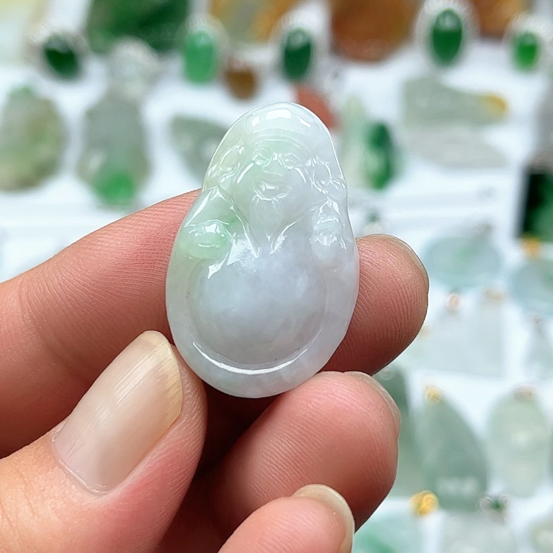 翡翠未镶嵌颈饰财神