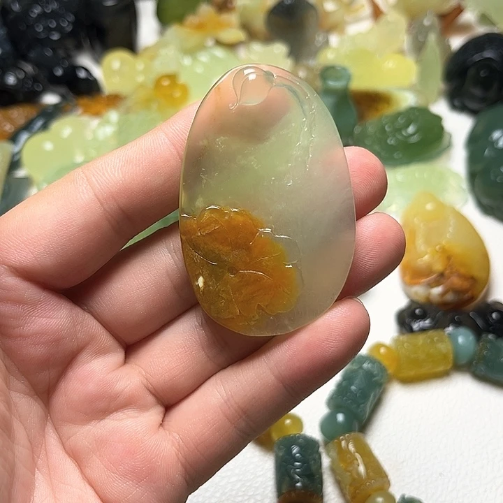 未镶嵌蛇纹石玉颈饰