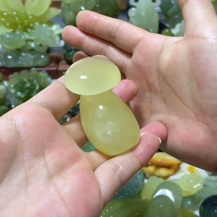 【闪购商品】蛇纹石玉未镶嵌把件
