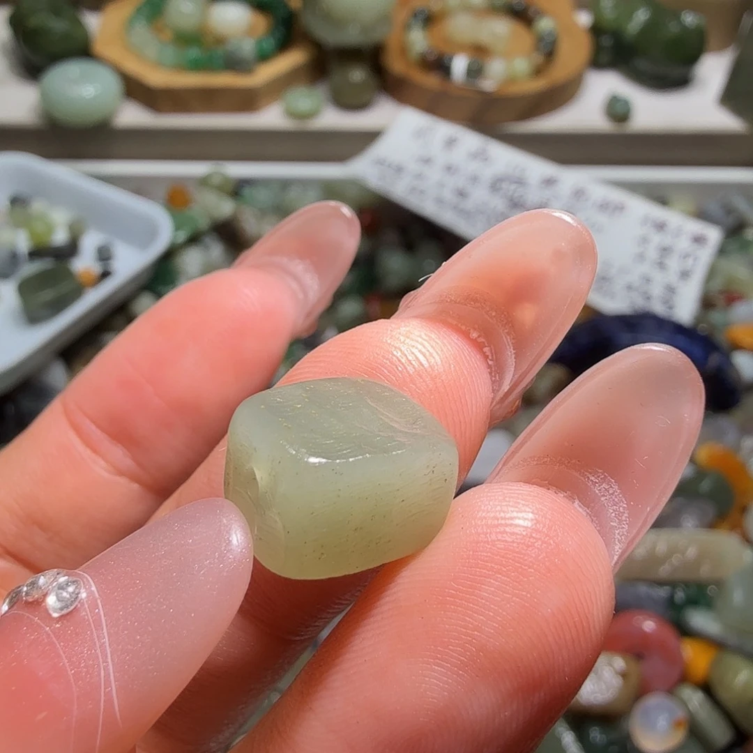 和田玉未镶嵌珠宝奇石