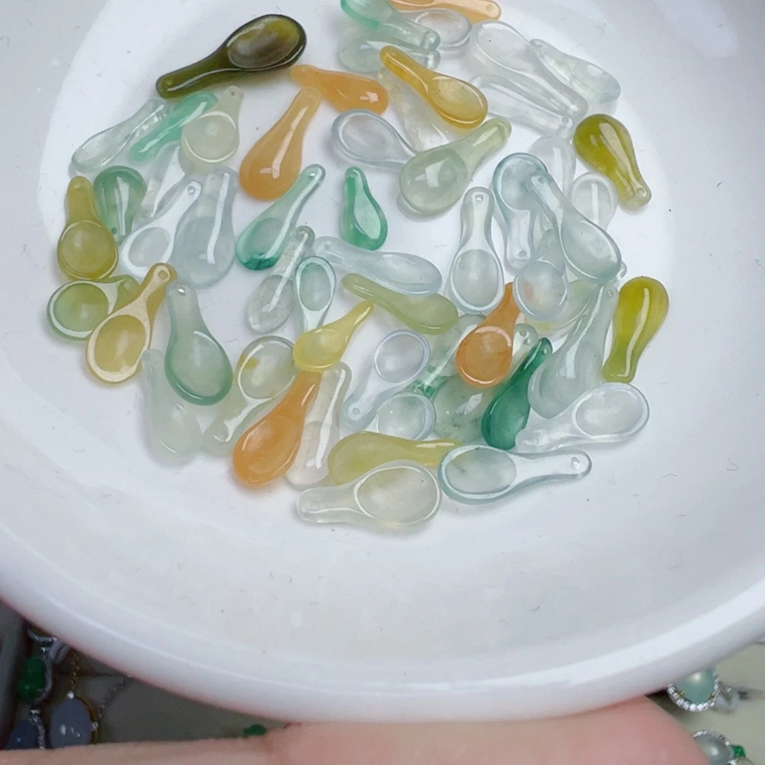 翡翠散珠丰衣足食一个