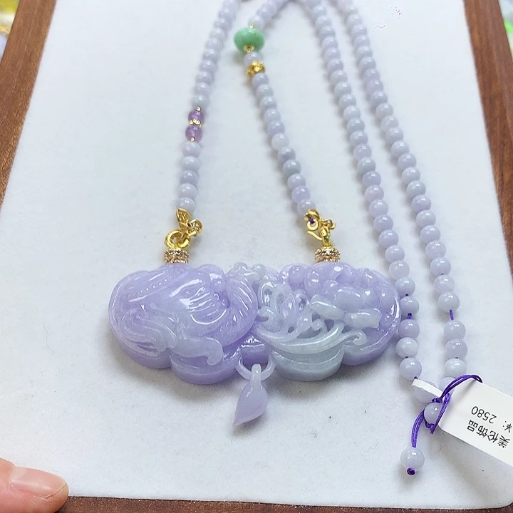 翡翠颈饰未镶嵌吊坠