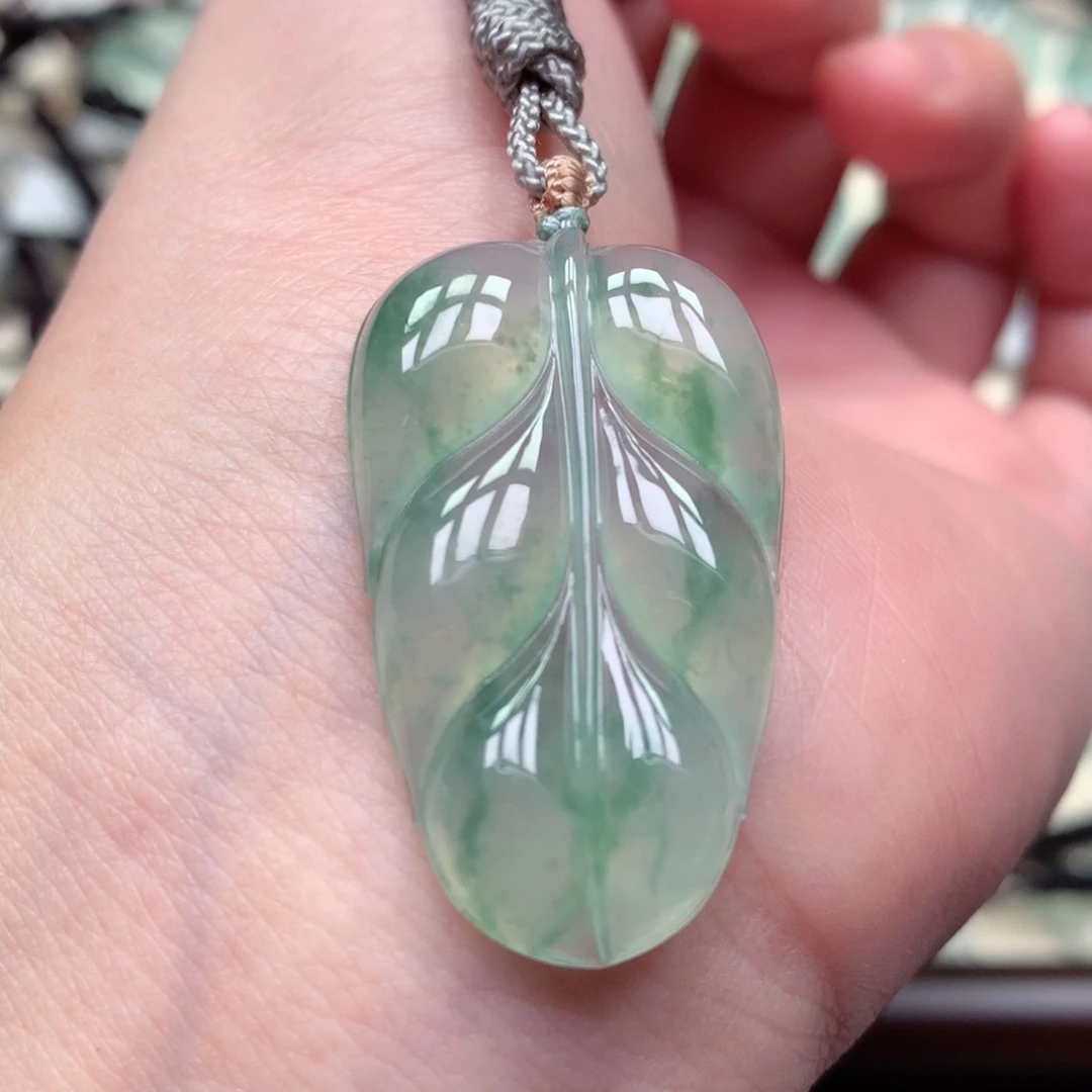 翡翠未镶嵌颈饰叶子