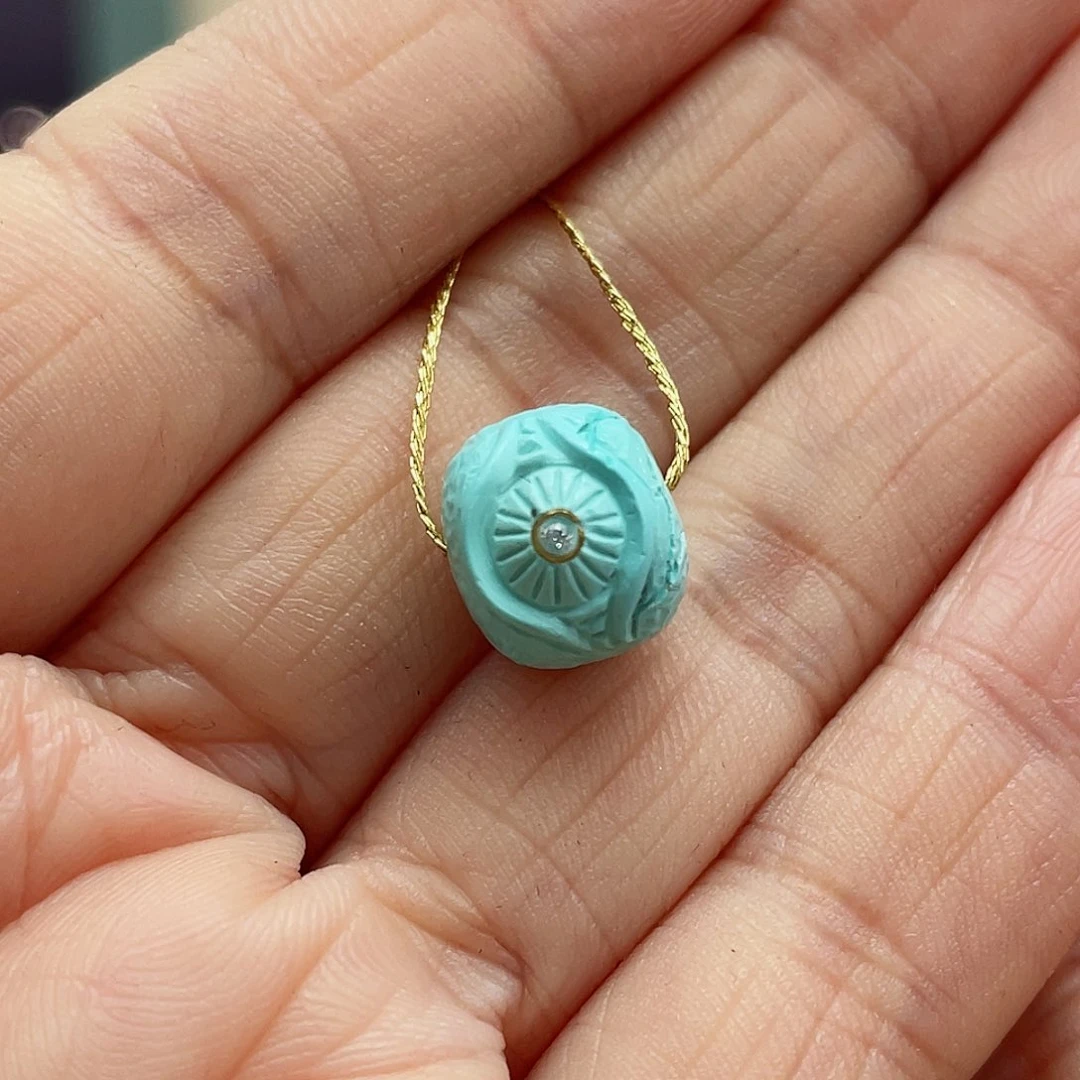 绿松石颈饰未镶嵌