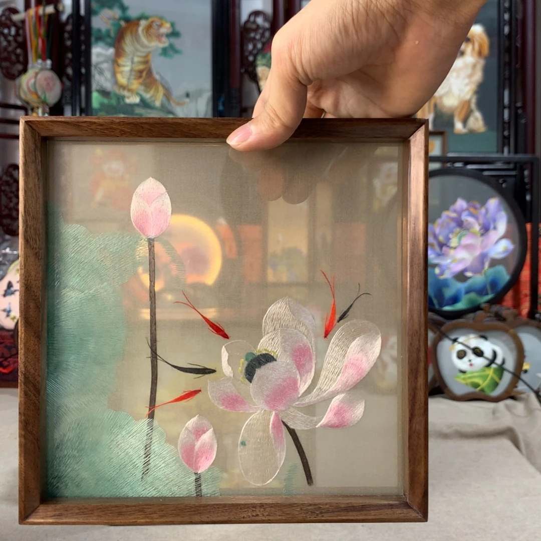 木精品苏绣实木摆件