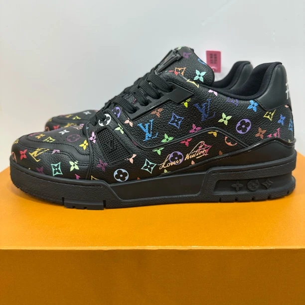 99新 LouisVuitton/路易威登 41码 trainer 黑三彩 低帮板鞋