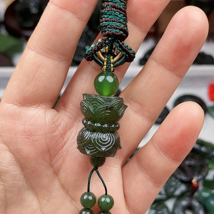 蛇纹石玉未镶嵌挂件