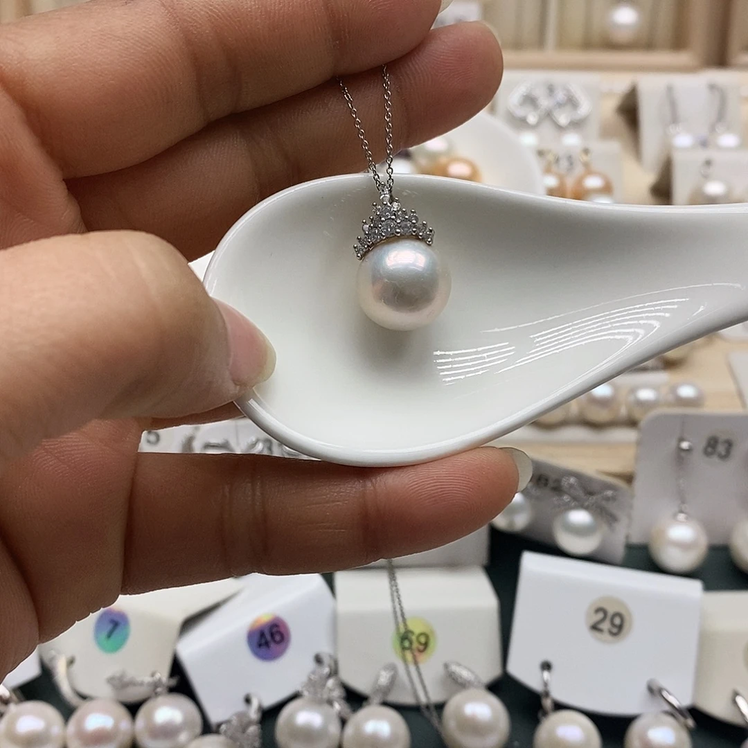 颈饰银S925镶嵌淡水珍珠