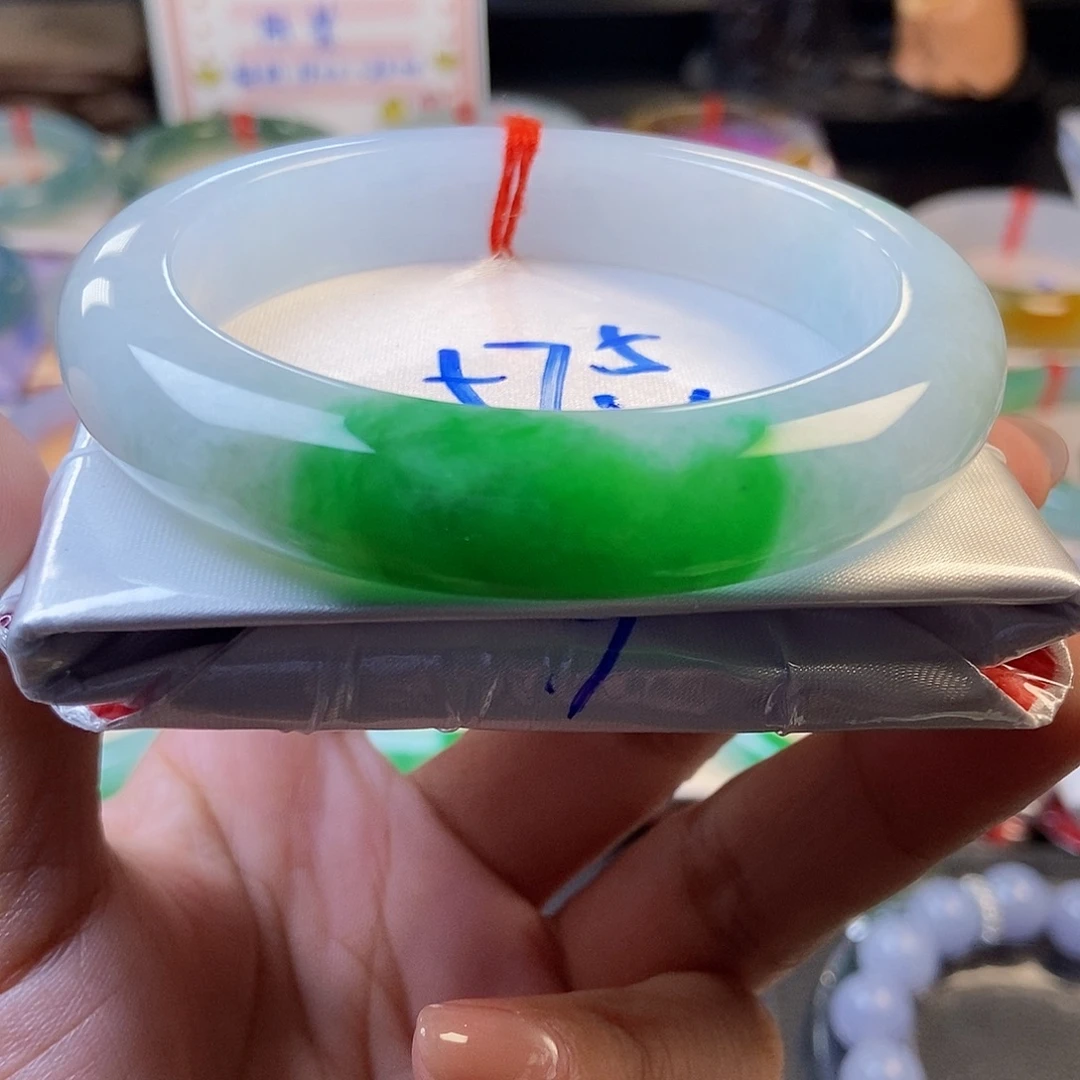 隐****翡翠未镶嵌手镯阳绿翠