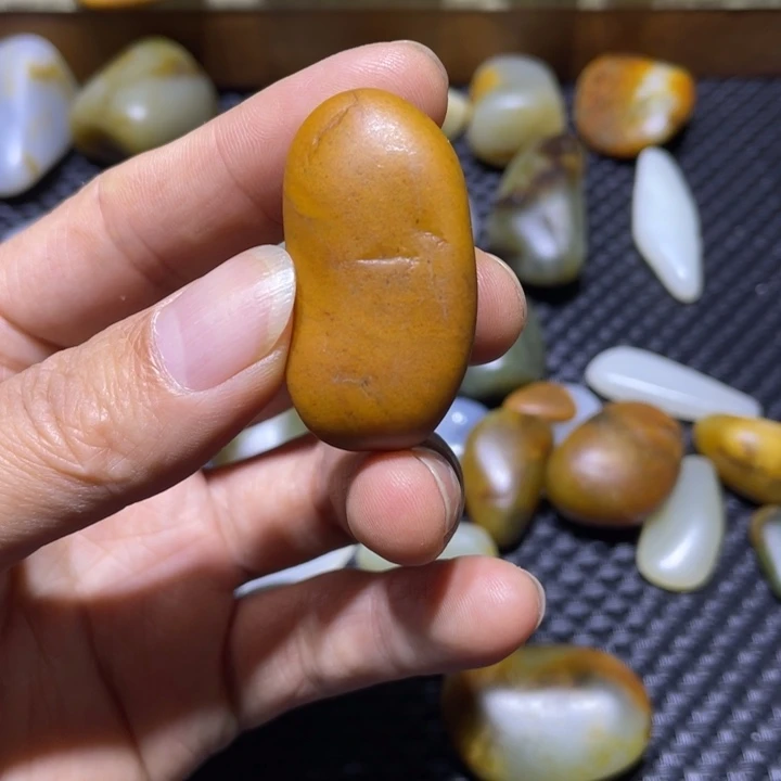 和田玉未镶嵌珠宝奇石