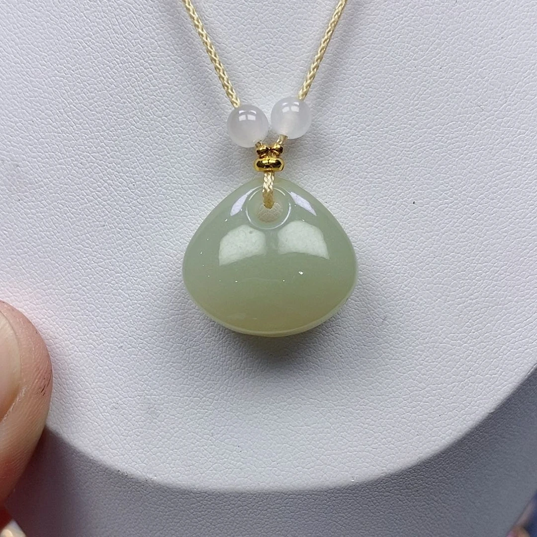 雯***宝和田玉未镶嵌吊坠(不含链)