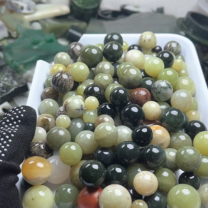 和田玉（糖玉）和田玉边角料9K金镶嵌大****.