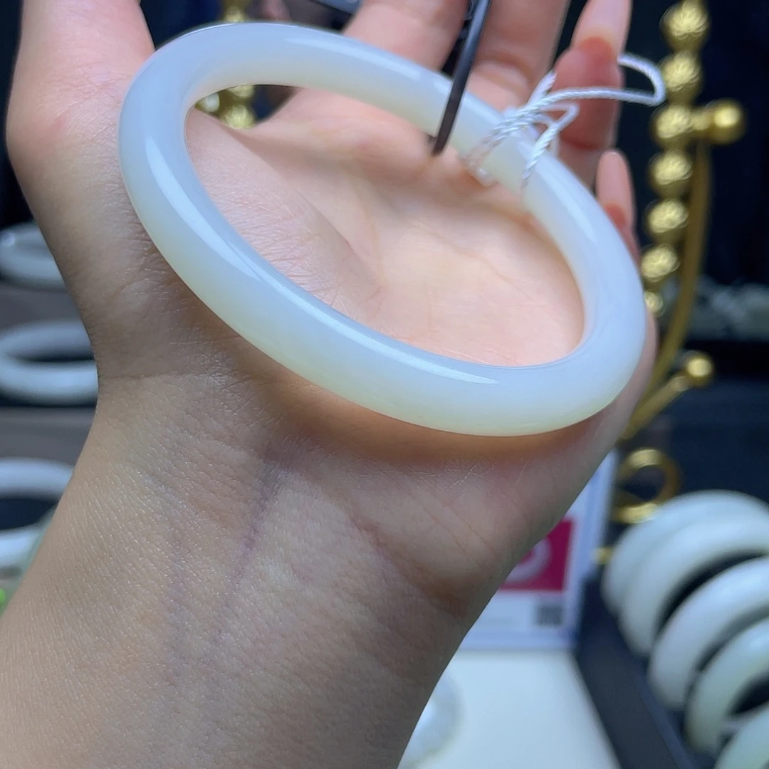 和田玉（白玉）未镶嵌手镯