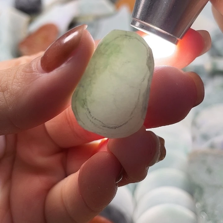 颈饰未镶嵌翡翠1