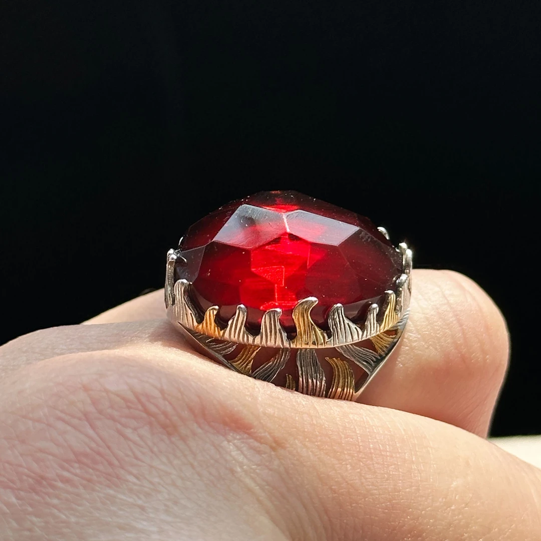 小东珠宝-缅甸血珀菱形钻切戒指气质时尚精美轻奢经典通透精美款