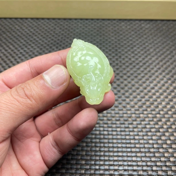 新疆和田玉黄口料全手工龙龟男女同款时尚挂件