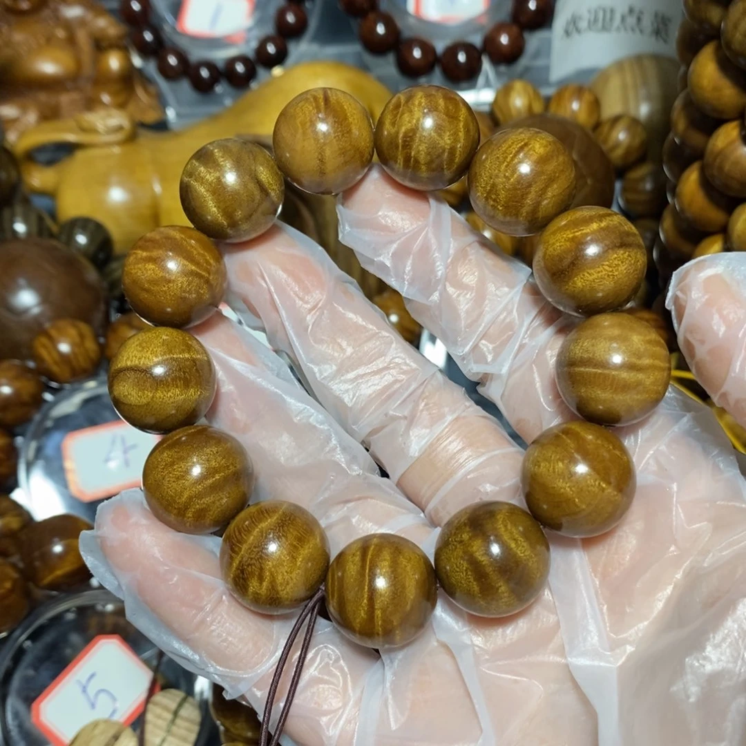 金丝楠差****哥木雕工艺品