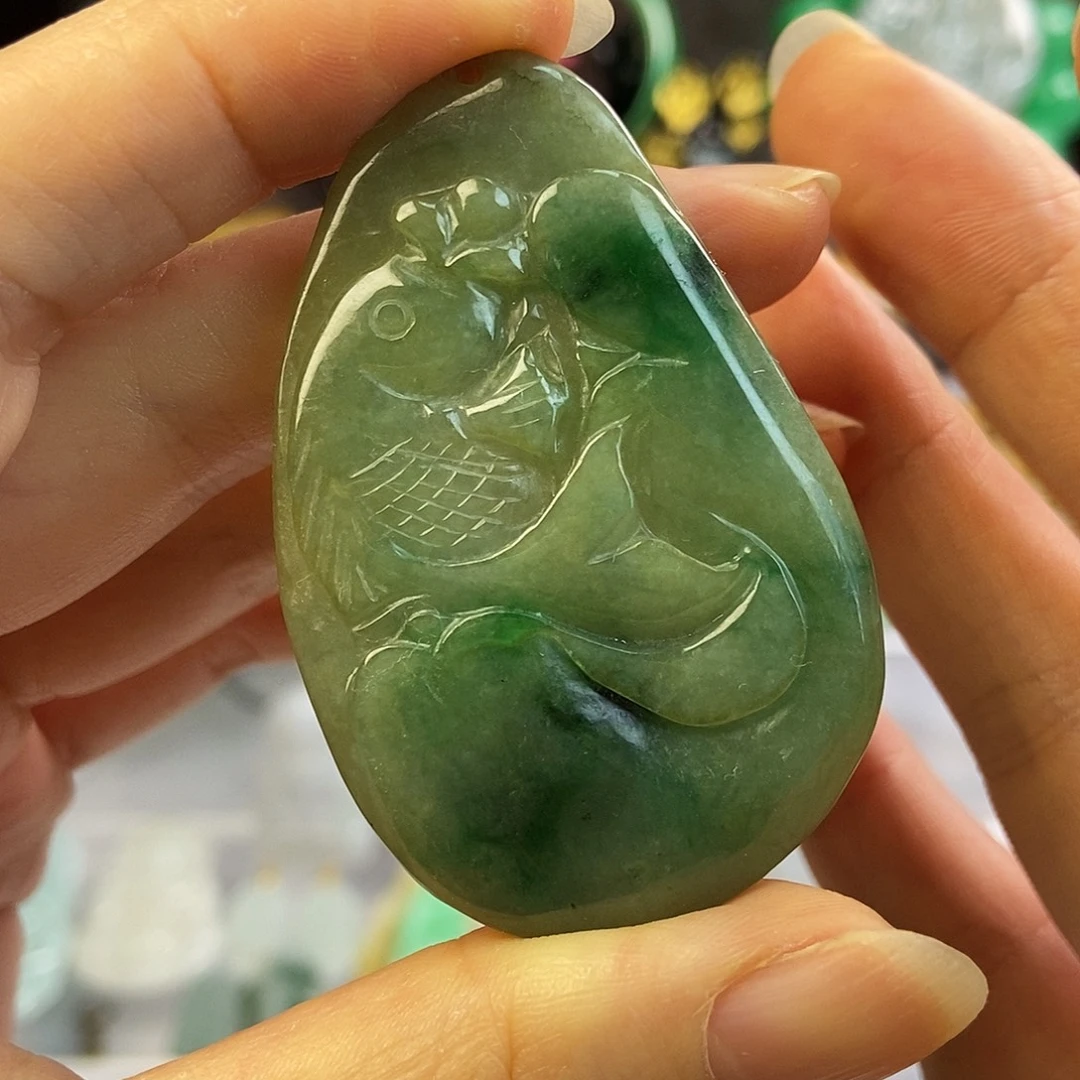 颈饰未镶嵌翡翠如鱼得水