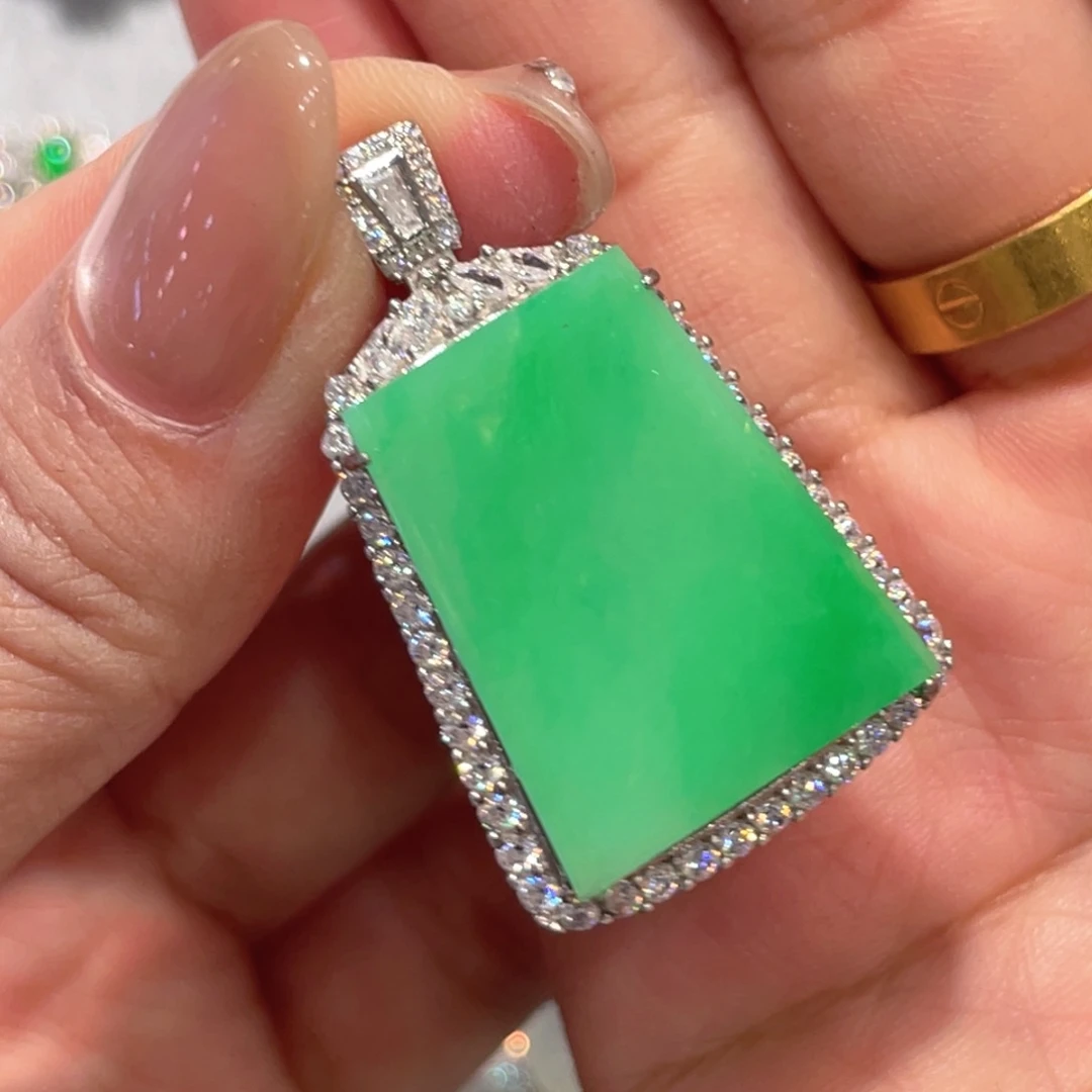 颈饰银S925镶嵌翡翠吊坠