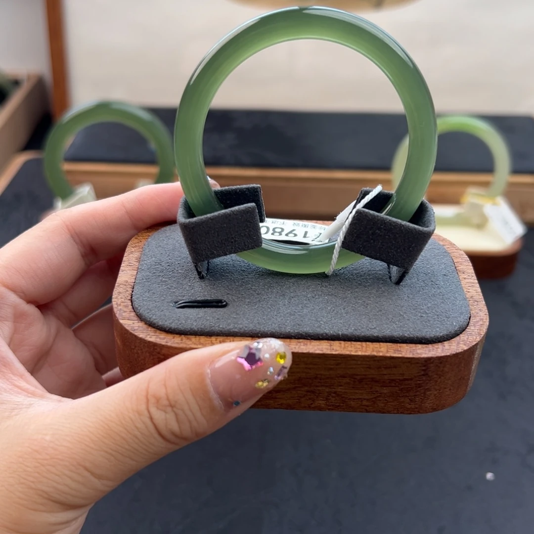 和田玉手镯未镶嵌无敌光感5051