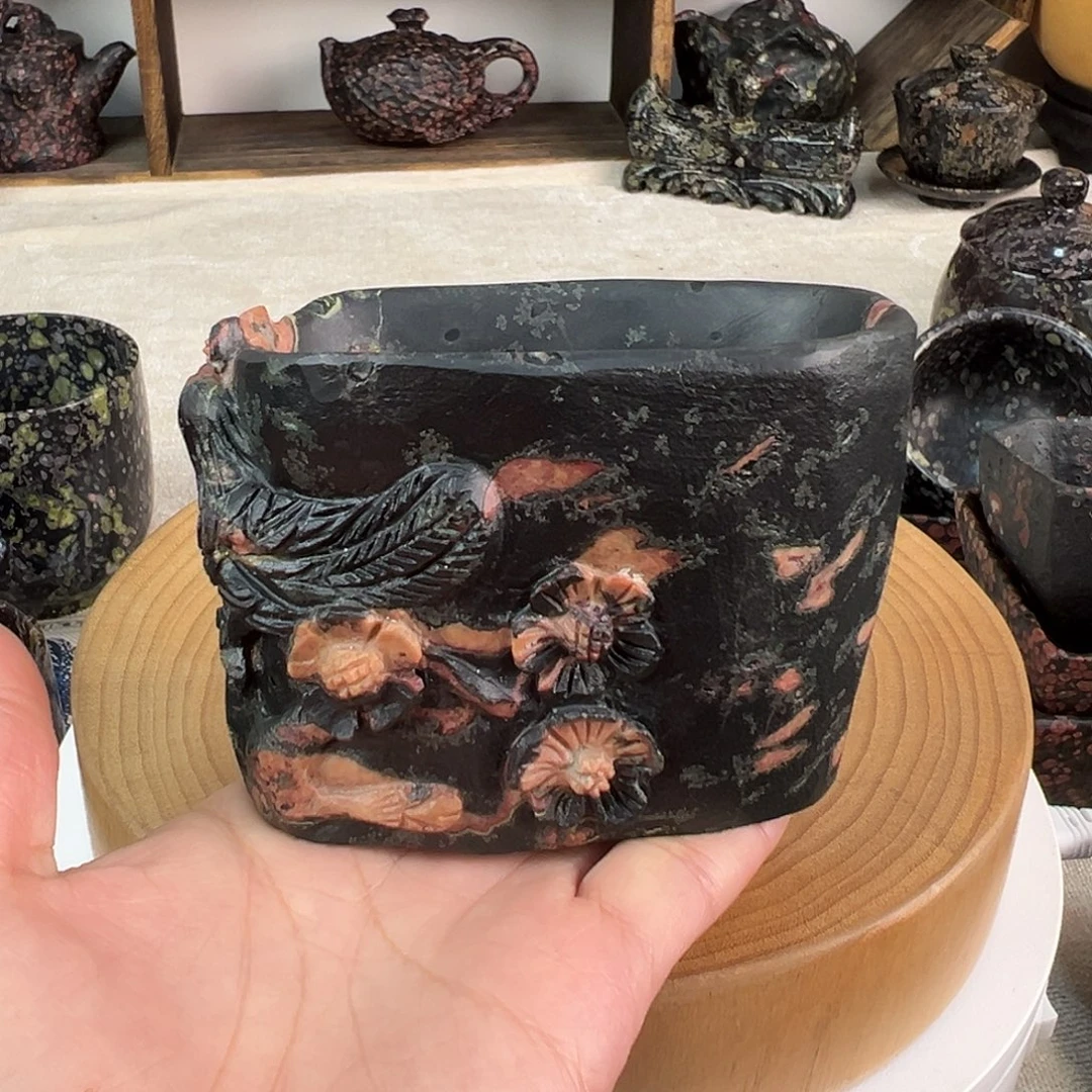 拥***然梅花玉随形茶摆件