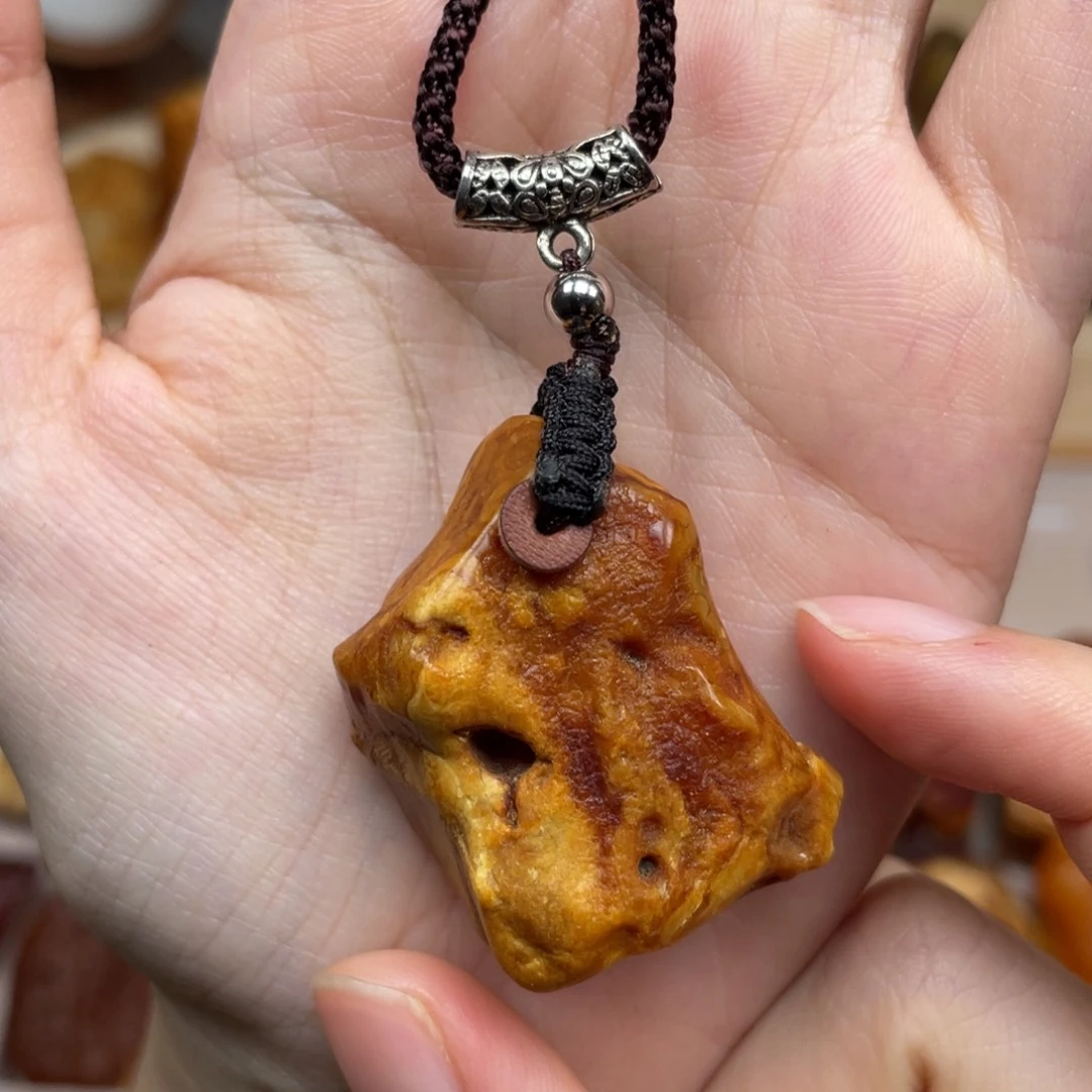 未镶嵌琥珀珠宝奇石