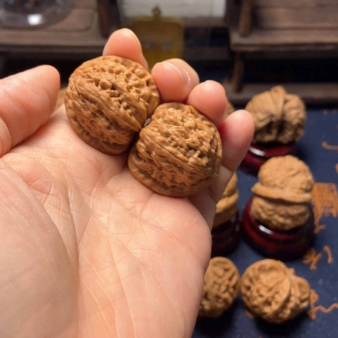 文玩核桃把件三角白尺寸32