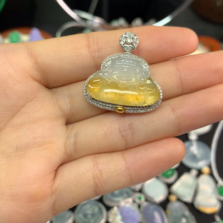 翡翠18K金镶嵌颈饰翡翠