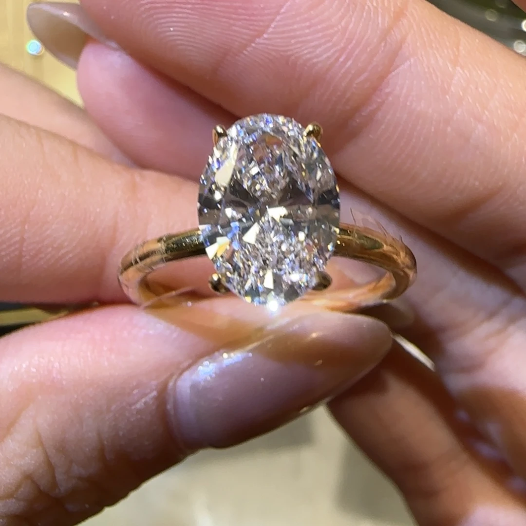 18K金镶嵌实验室培育钻石海莉2卡17圈