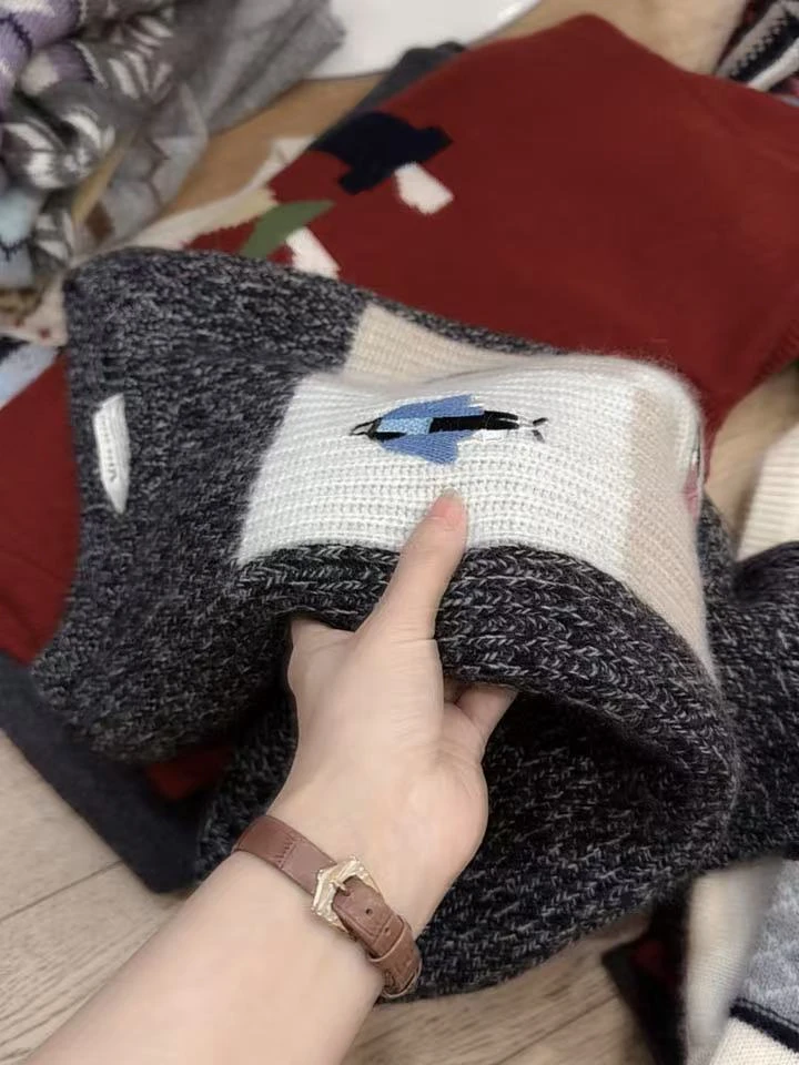 A3七言家 摩登女孩！黑灰提花毛衣1