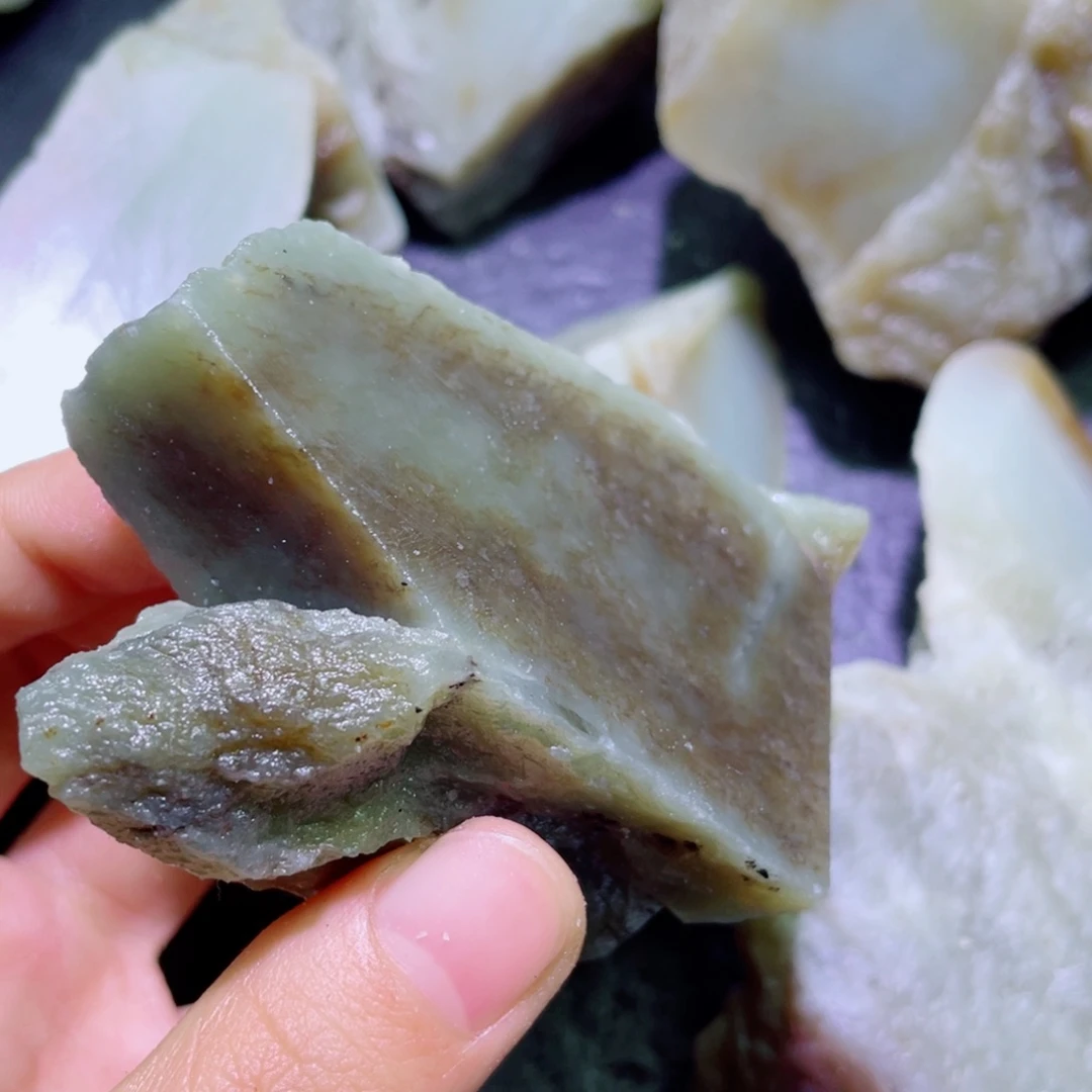 和田玉未镶嵌珠宝半成品