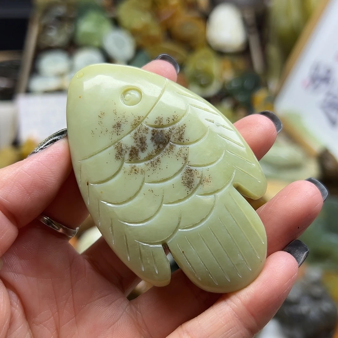 未镶嵌岫玉颈饰辽阳水草手玩鱼