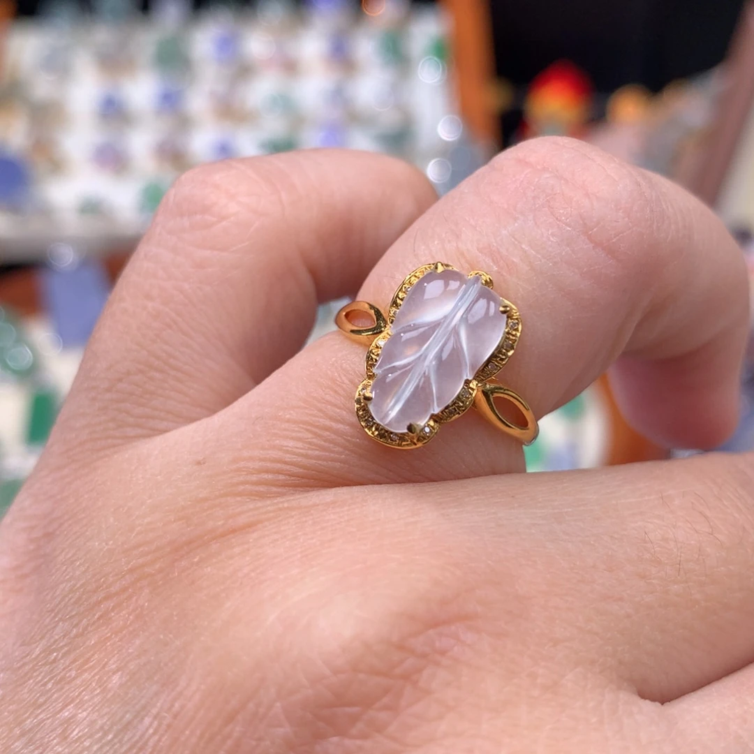 18K金镶嵌戒指翡翠叶子戒指