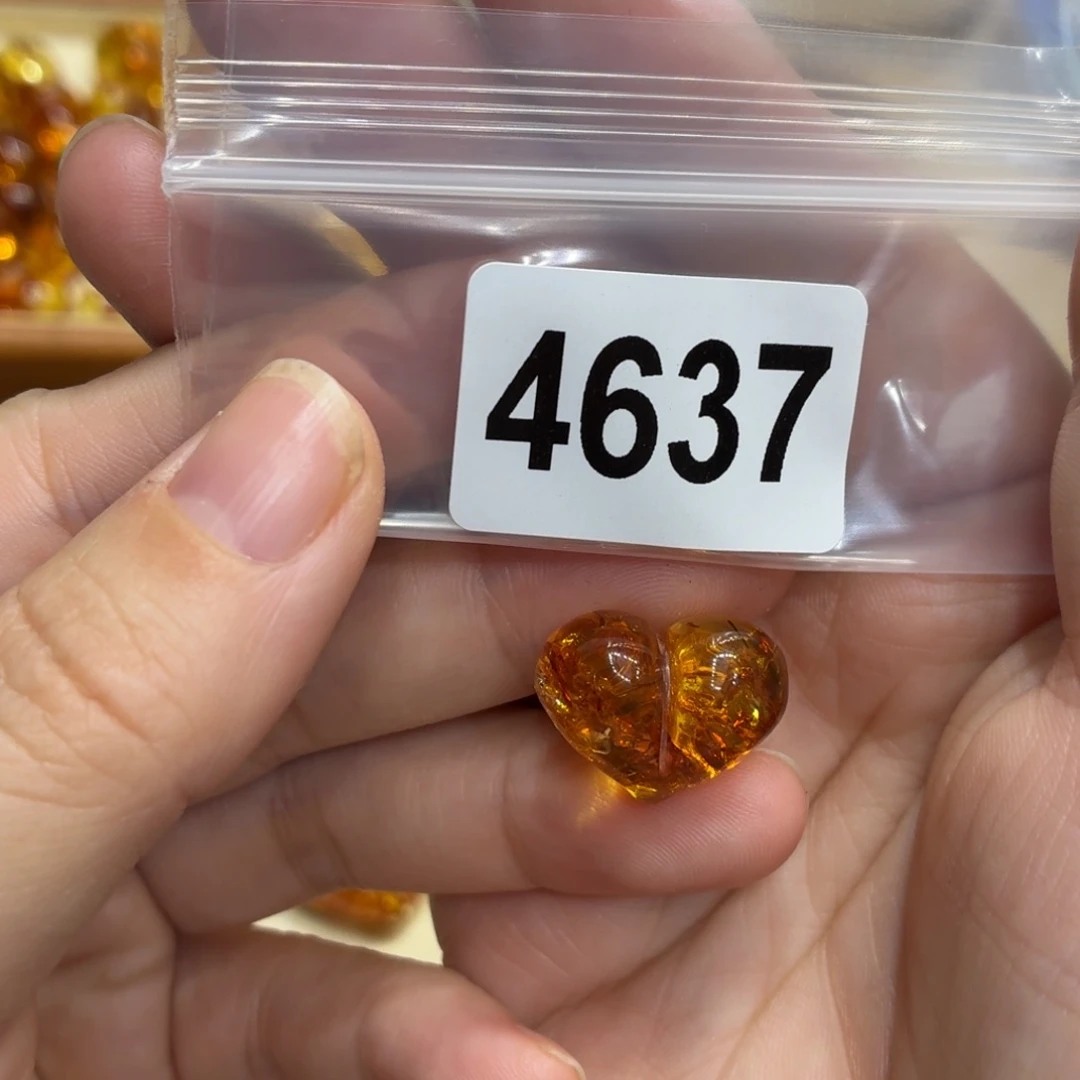 琥珀未镶嵌珠宝奇石