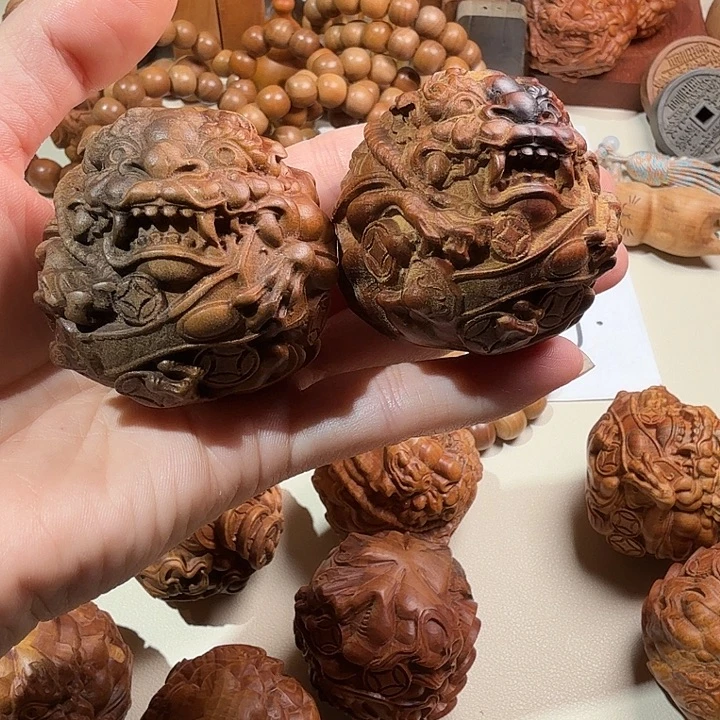 檀香木印度老山檀香雷击老料貔貅5.0手球微瑕