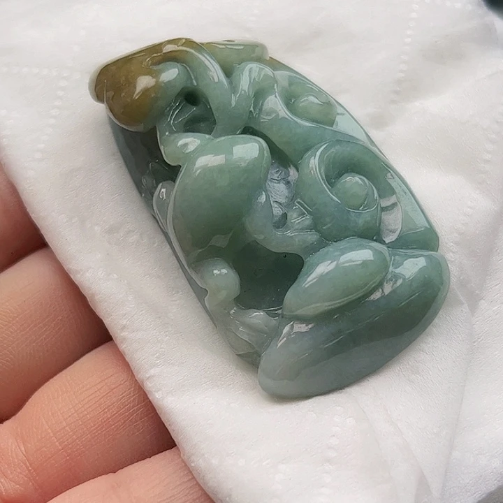 翡翠未镶嵌颈饰挂件