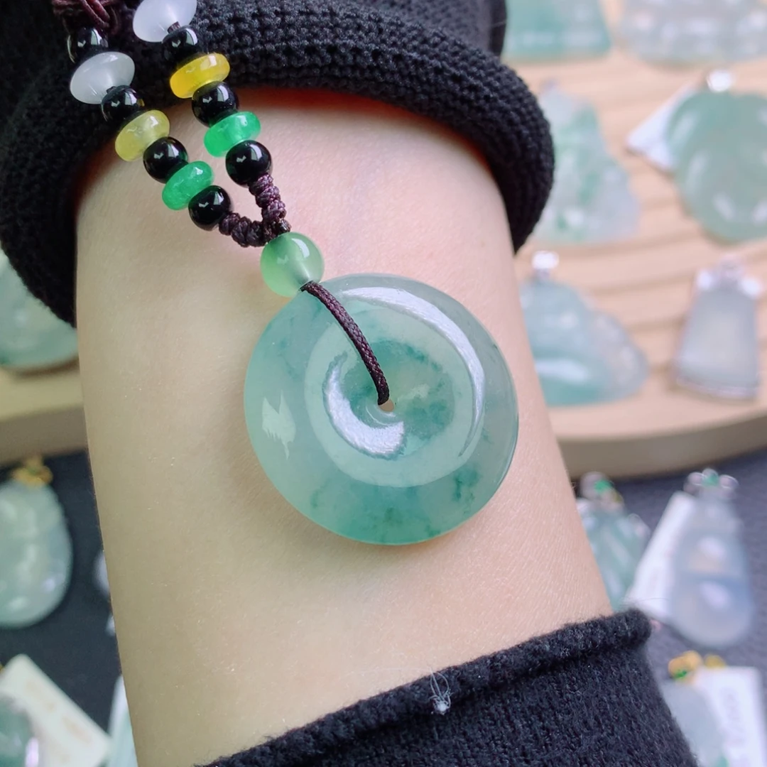 翡翠未镶嵌颈饰吊坠