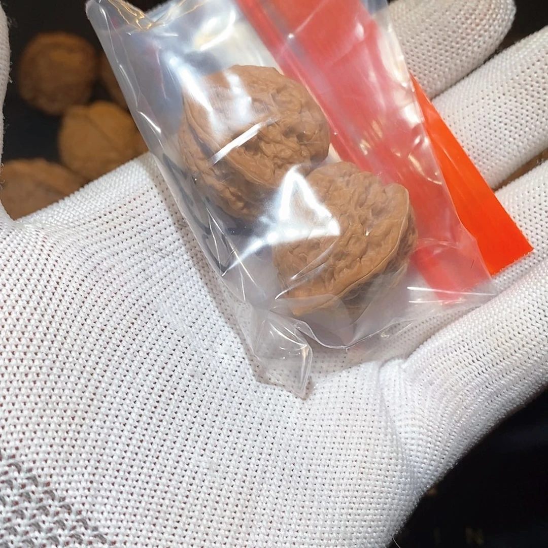 W***s桃核吊坠2255668899