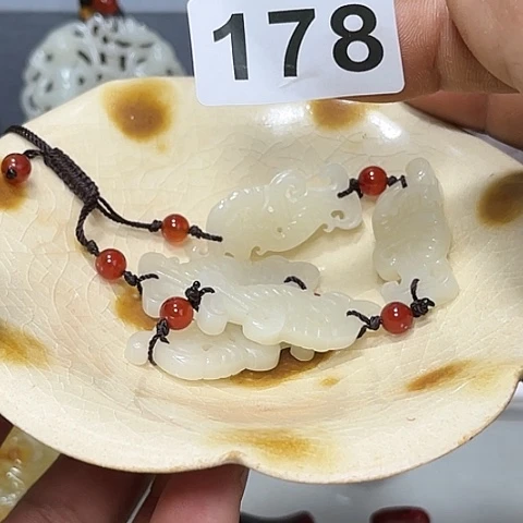 瓷片山**逢瓷器是古代文化与古代的