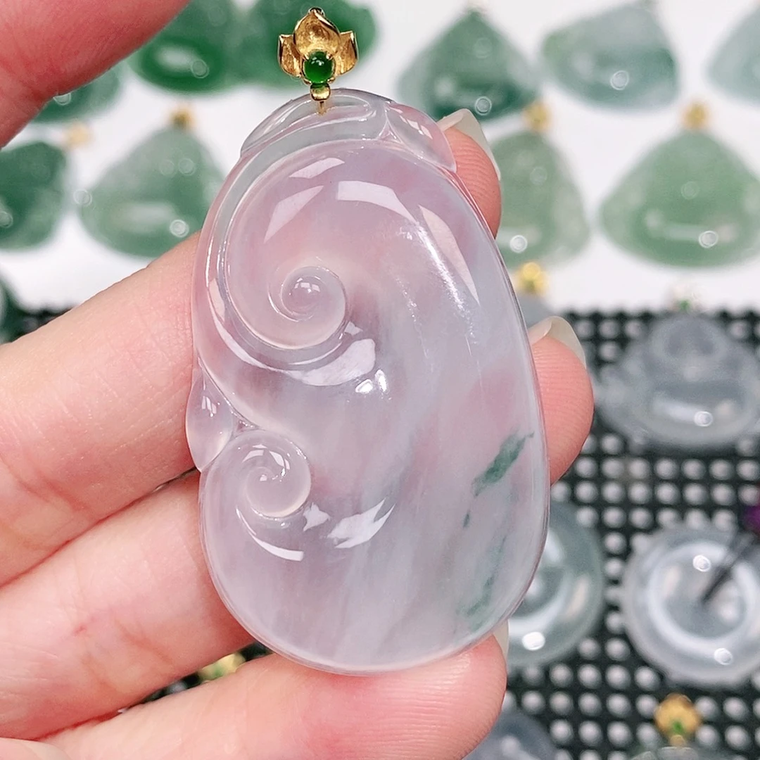 翡翠18K金镶嵌颈饰