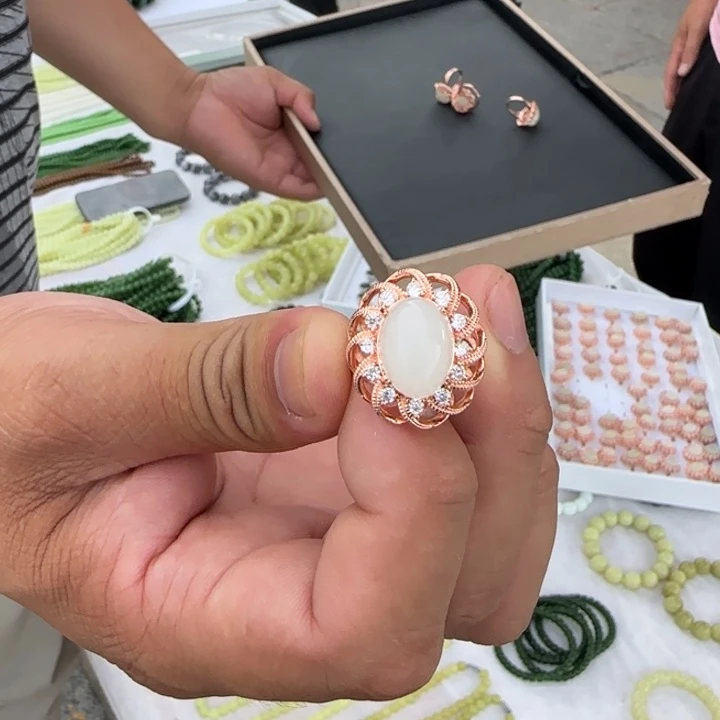 和田玉戒指未镶嵌