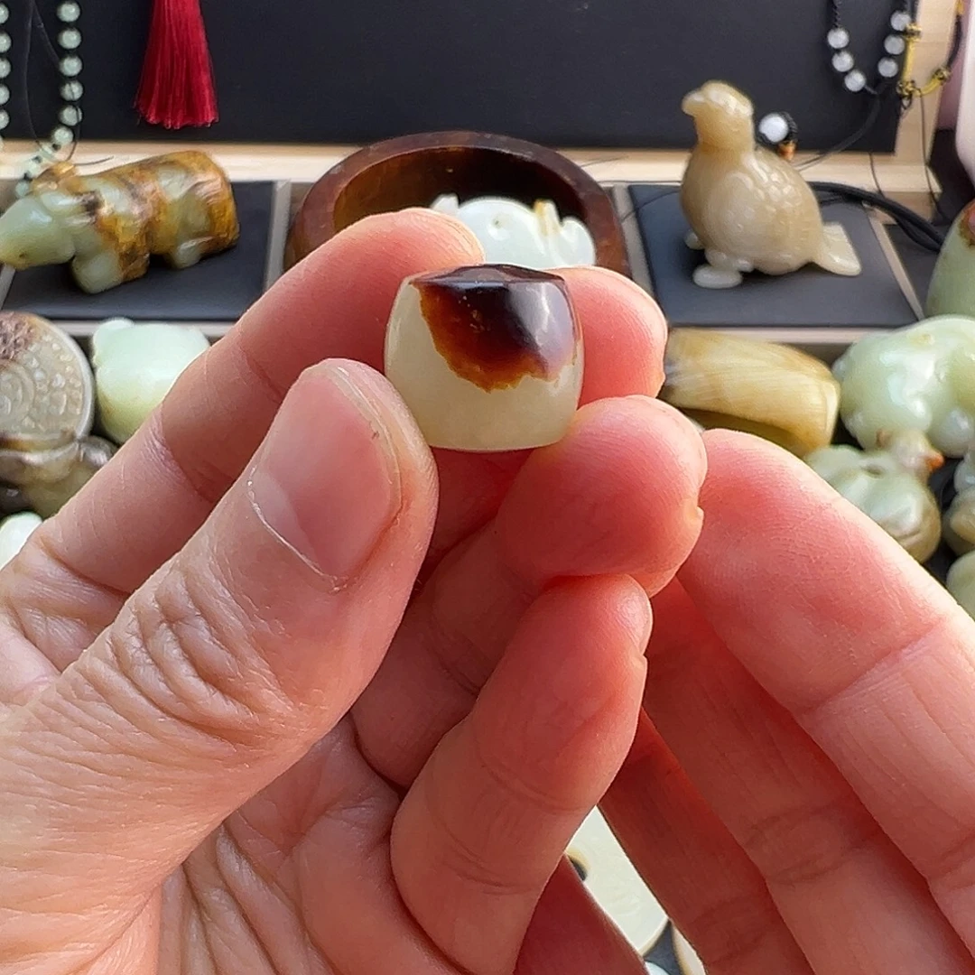 和田玉（糖玉）未镶嵌挂件