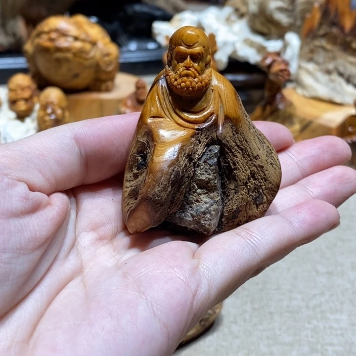 柏木（崖柏）扁根抱石达摩