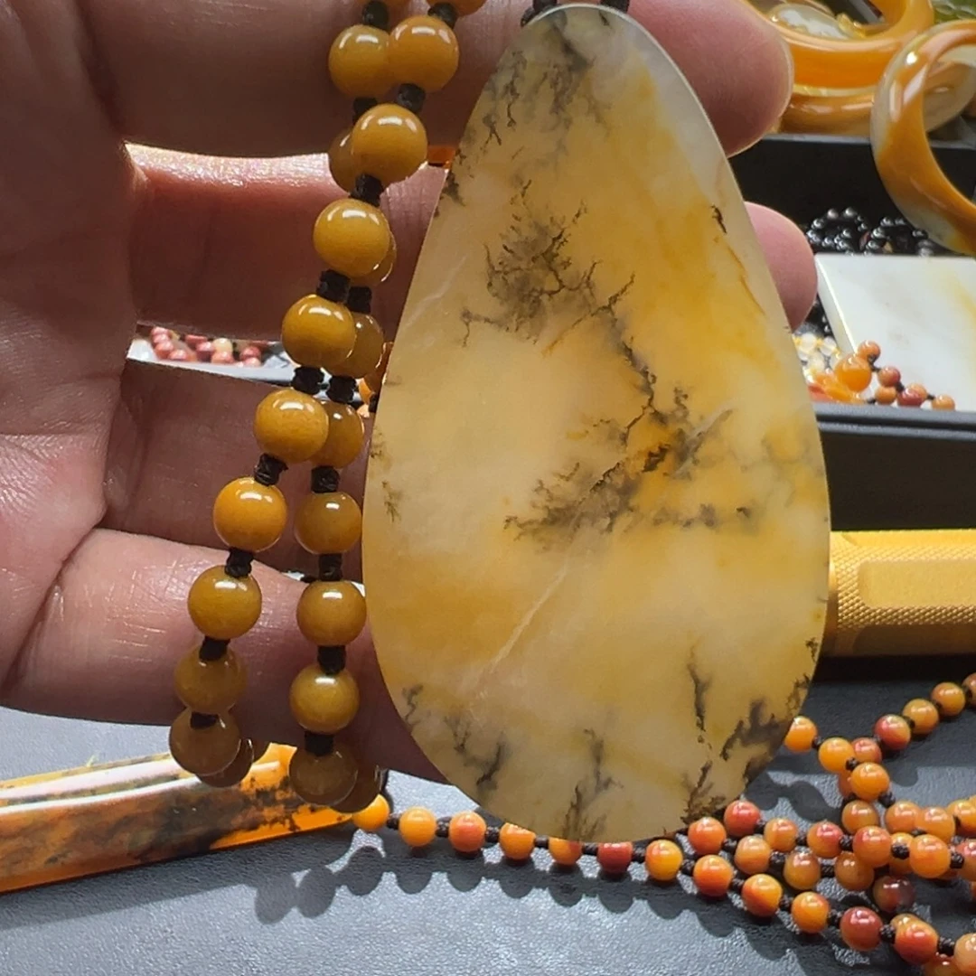 未镶嵌未镶嵌石英质玉